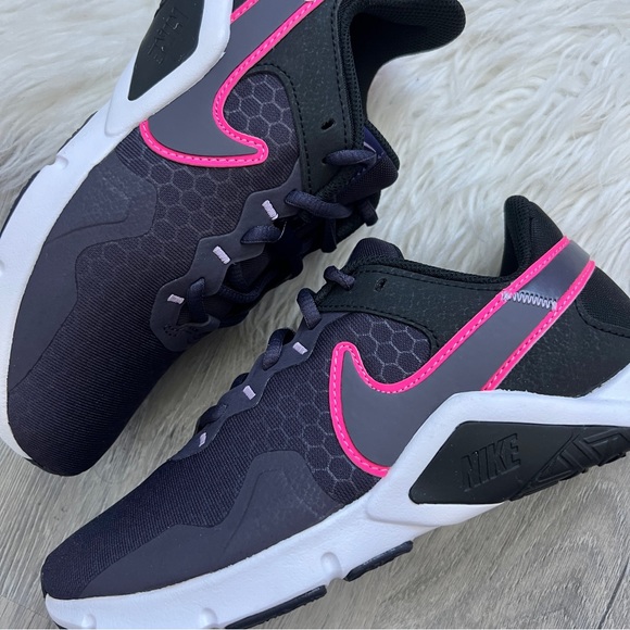 NWT Nike Legend Essential 2 Women’s Shoes - Picture 4 of 8